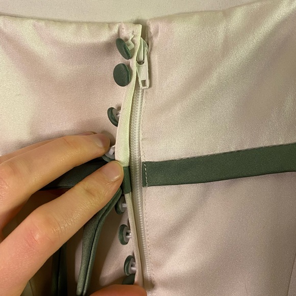 Vintage 1960’s Forever Yours Gown with Matching Arm-Bag - Picture 5 of 6